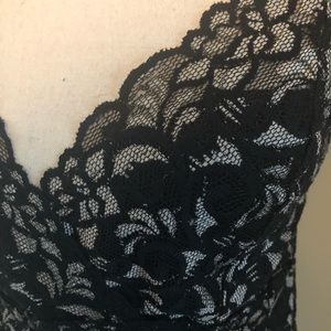 White House Black Market Tops - White House Black Market sz 4 lace top White House Black Market Tops - White House Black Market sz 4 lace top